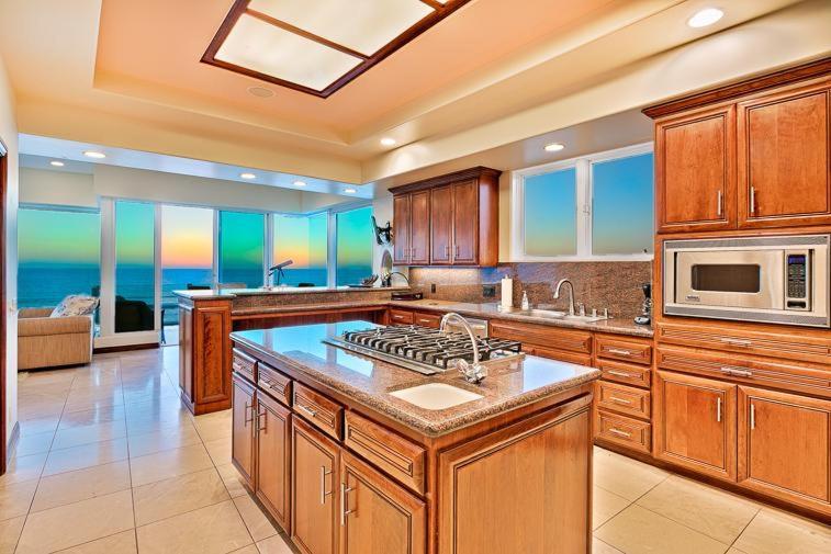Celebrity Oceanfront Estate *